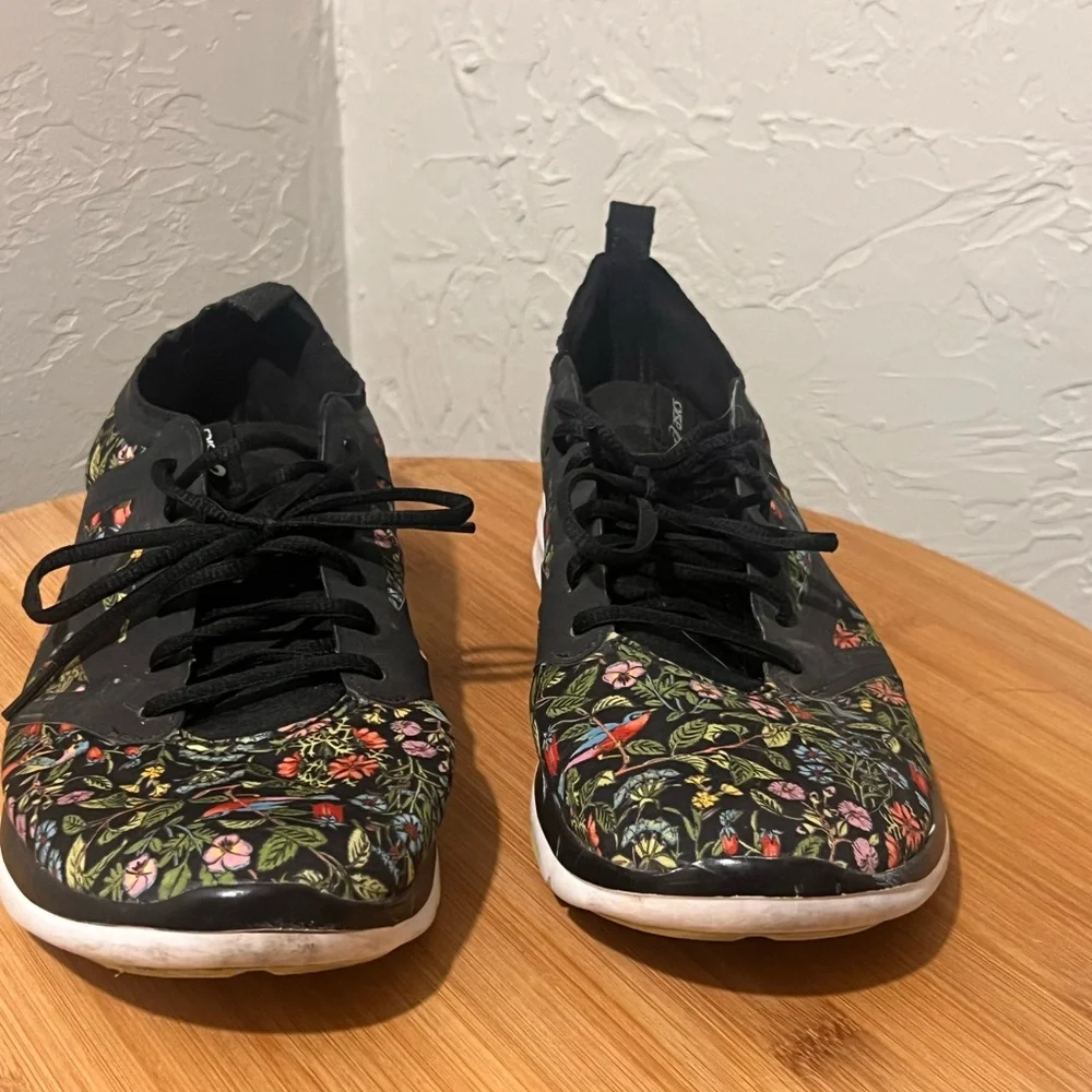 ASICS Bird And Branch Motif Black Fabric Sneakers 10M - Picture 2 of 10
